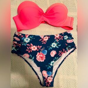 Women’s Strapless Cupped Swimsuit w High Rise Floral Bottoms both size Large/M/L